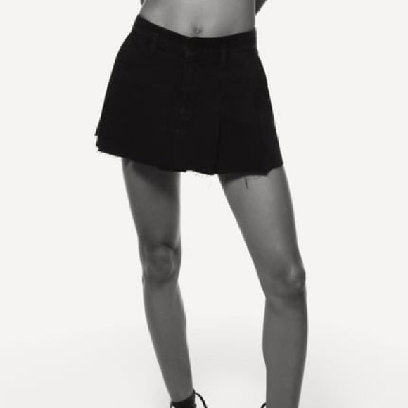 Mini Skirt - Picture 3 of 6